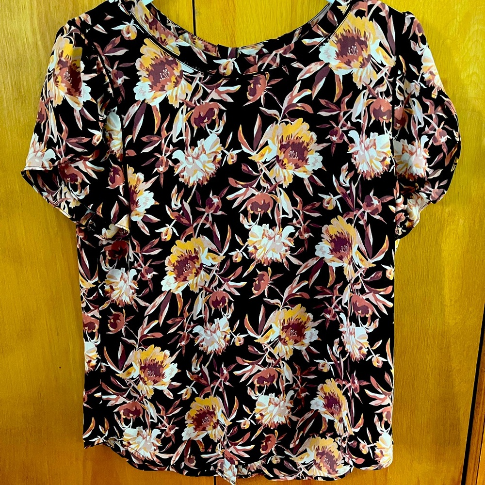 Beautiful, silky shirt. Size MP.